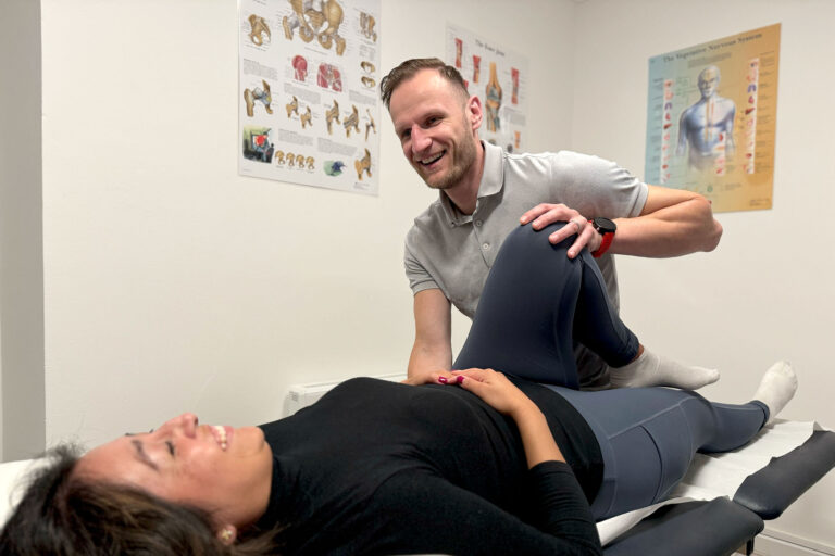 osteopathy treatment people laughing